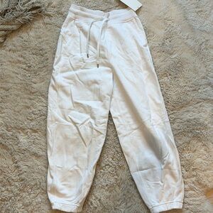 Lululemon relaxed fit joggers